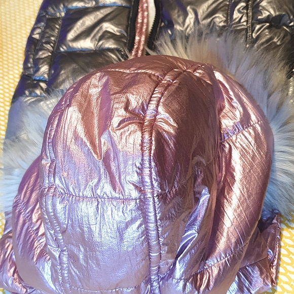 NWoT NEW 5-7yrs, Girl's sleeveless zip up Hoodie jacket, gorgeous. fleece lined - Picture 9 of 9